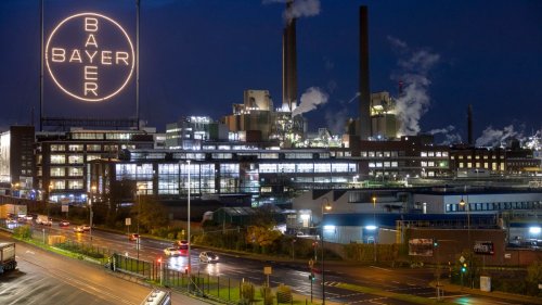 EY-Studie: Dax-Konzerne streichen erstmals seit Jahren Jobs