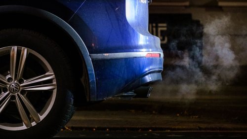 Umstieg auf E-Auto Deutsche Autobauer zögern vor dem Verbrenner-Aus