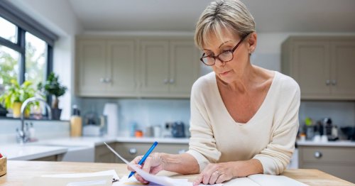 Ofgem set to lower energy price cap with £129 drop in household bills - Manchester Evening News