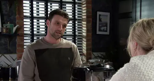 Coronation Street's Damon sent three-word message by 'son' after 'blooper' uncovered