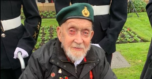 'We have a lot to thank Les for': 'True hero' D-Day veteran dies aged 99