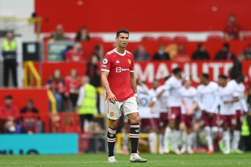 Man United's unbeaten record was shattered by the champions Chelsea