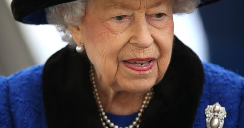 The Queen is refusing to 'cave in' to Prince Harry says expert