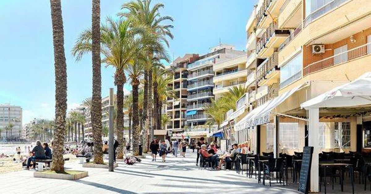 The Spanish seaside resort popular with UK tourists where a twobed