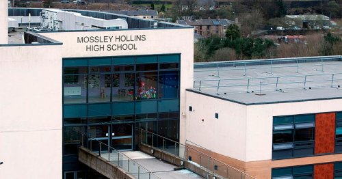 Mum SLAMS school uniform policy leaving kids roasting in sunny weather - Manchester Evening News