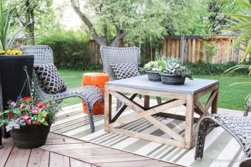 Make This: DIY Outdoor Coffee Table