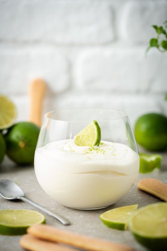 Joghurt Limetten Mousse - schnelles Sommerdessert