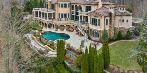Retired Healthcare Exec to Auction off Amenity-Packed Mansion Outside of Nashville