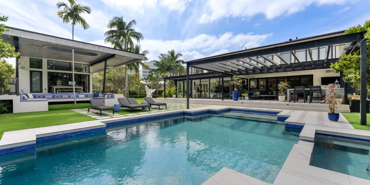 Guitarist Who Toured With Black Sabbath and Nickelback Lists Miami Beach House With a Recording Studio