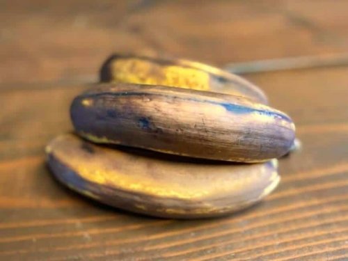 The Best Banana Nut Bread Recipe (So Fluffy And Moist!)