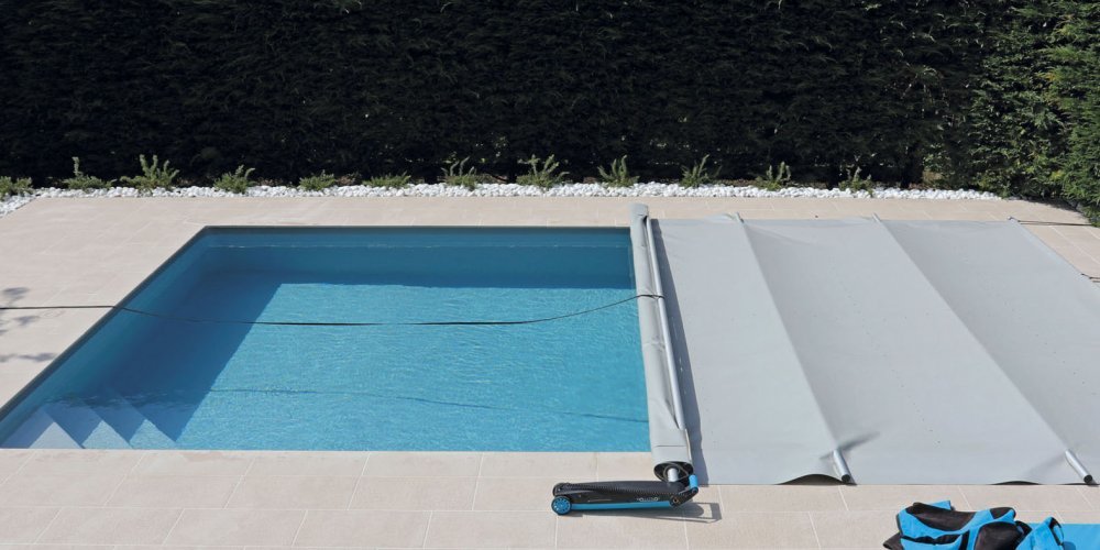 Pourquoi faut-il bâcher sa piscine en été quand il fait chaud ?