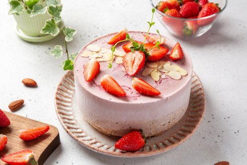 Gâteau vegan aux fraises : sans farine, sans œufs et sans sucre, mais 100 % gourmand !