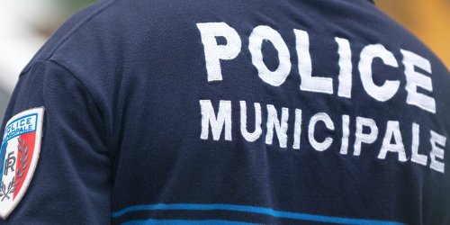 Hérault : un homme tue à l'arme blanche sa compagne et une voisine