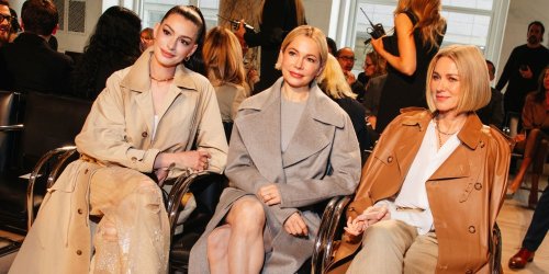 Toutes de beige vêtues, Anne Hathaway et Naomi Watts sacrent la couleur phare du printemps