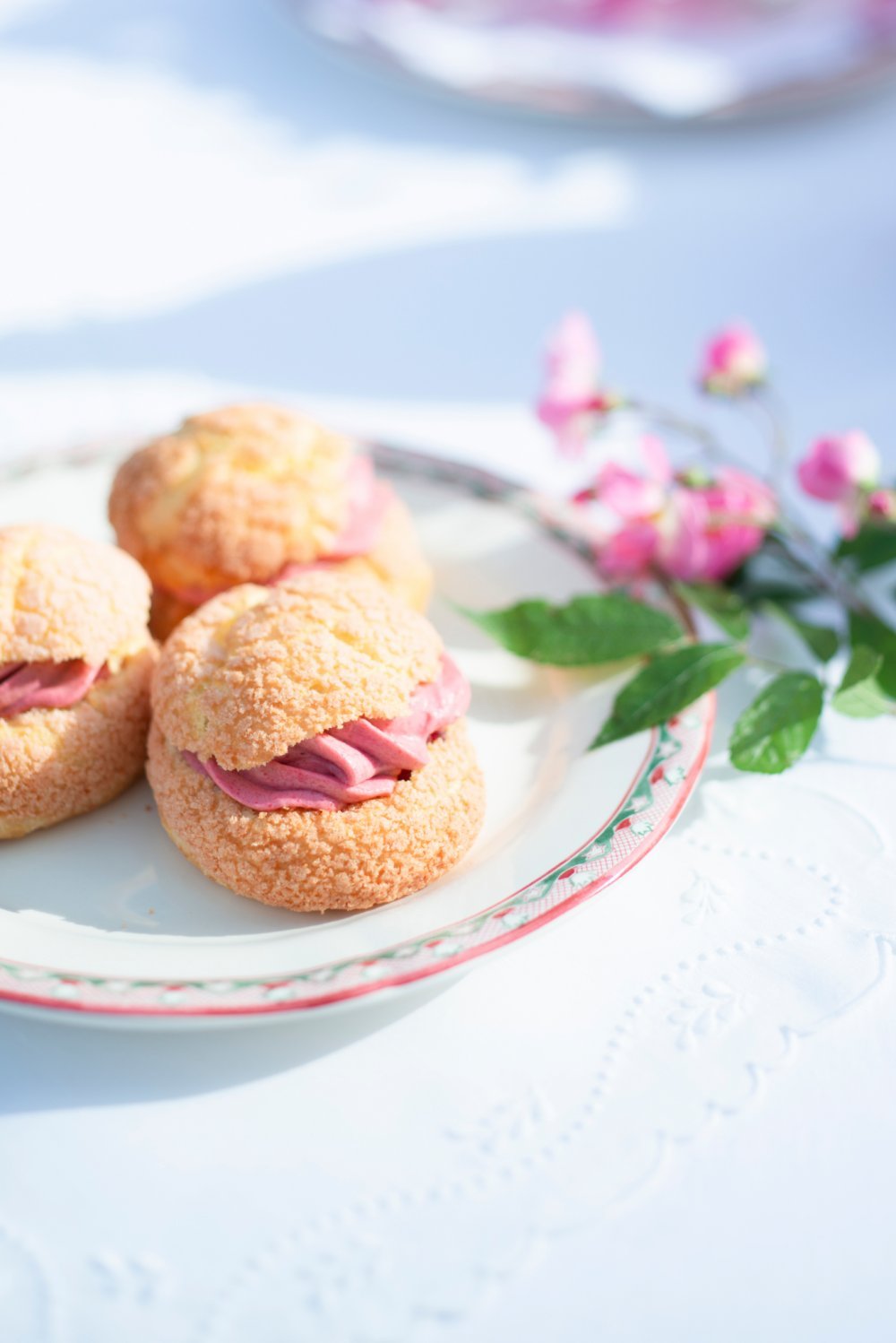 Choux aux biscuits roses de Reims