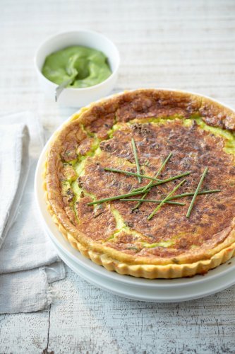 Quiche au fromage et à la moutarde aux herbes