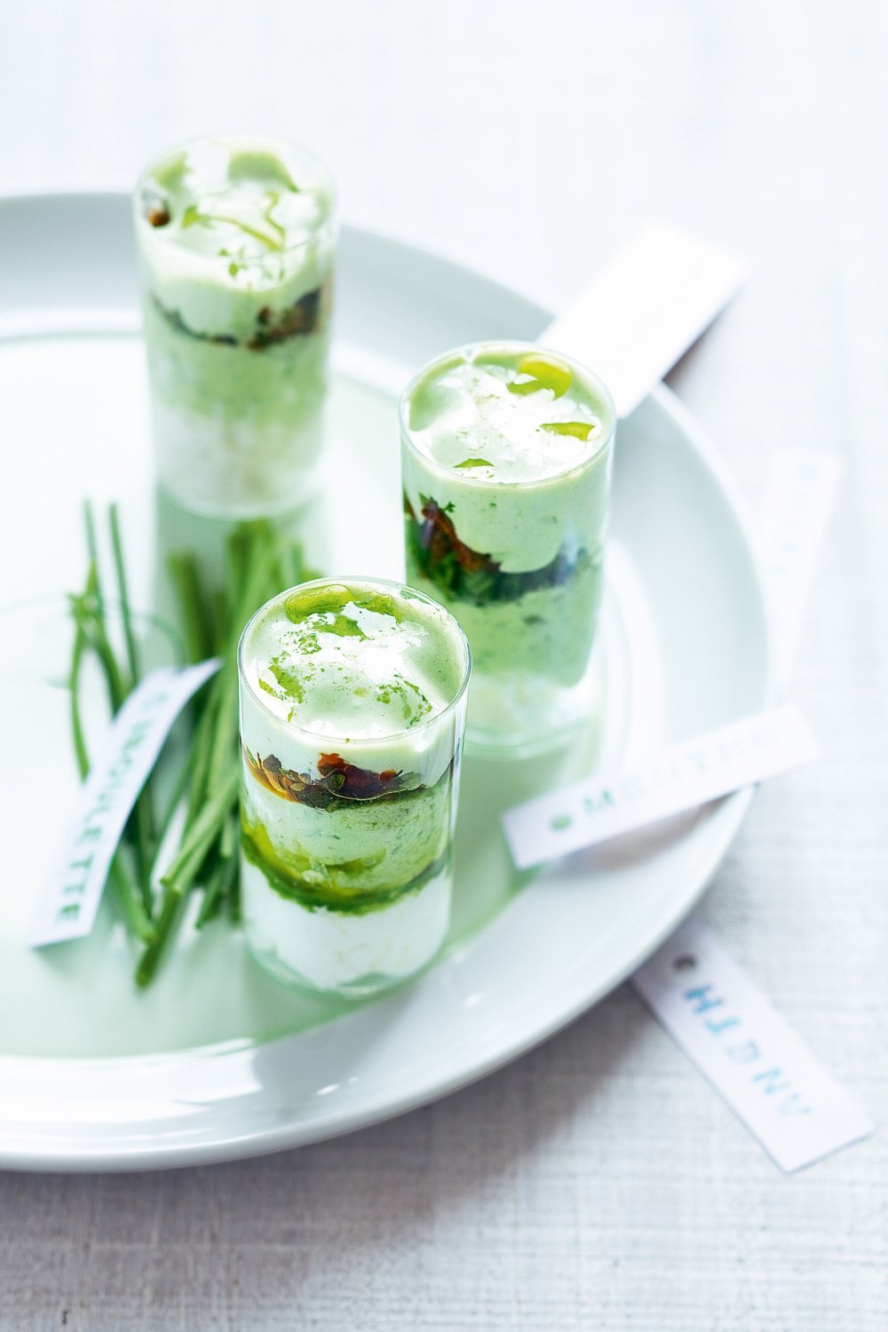 Verrines de chèvre aux herbes et tomates confites