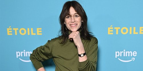 Charlotte Gainsbourg est obsédée par cette jupe hybride qui s'annonce comme le hit mode de la saison