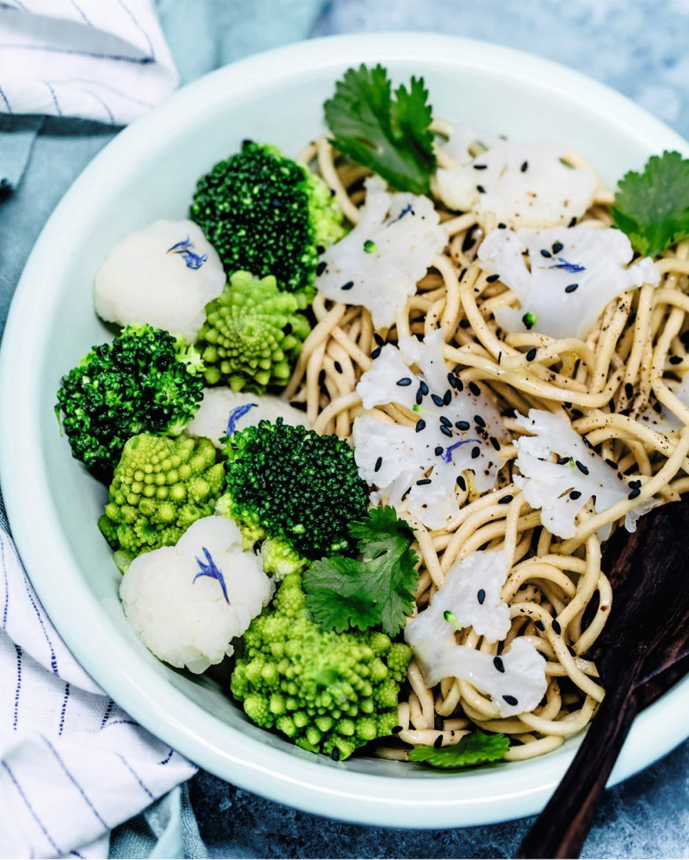Spaghettis au beurre de sauge et aux trois choux