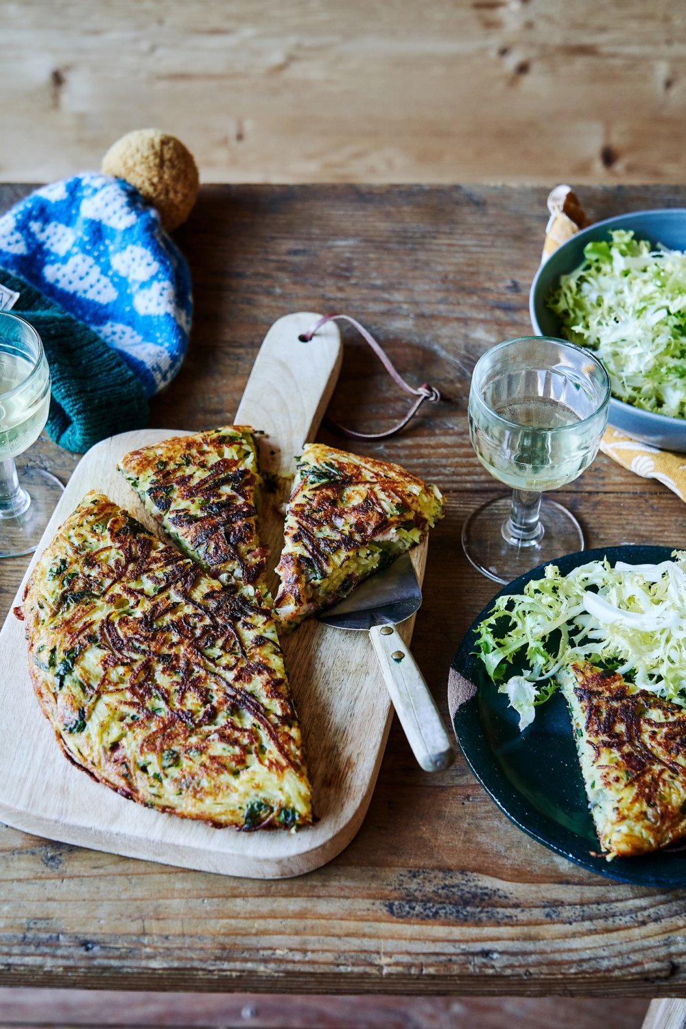 Gâteau de pommes de terre aux herbes et aux petits lardons
