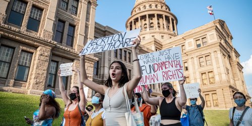 États-Unis : une sage-femme du Texas risque 20 ans de prison pour avoir pratiqué des avortements
