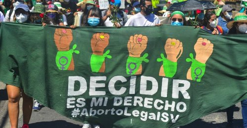Salvador : une jeune femme condamnée à 50 ans de prison pour avoir fait une fausse couche