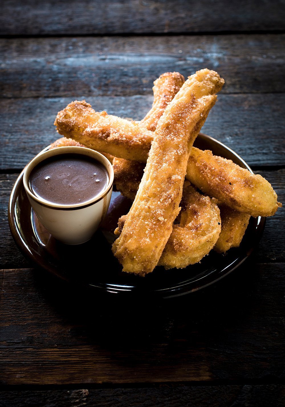 Churros à la banane et sauce caramel au rhum