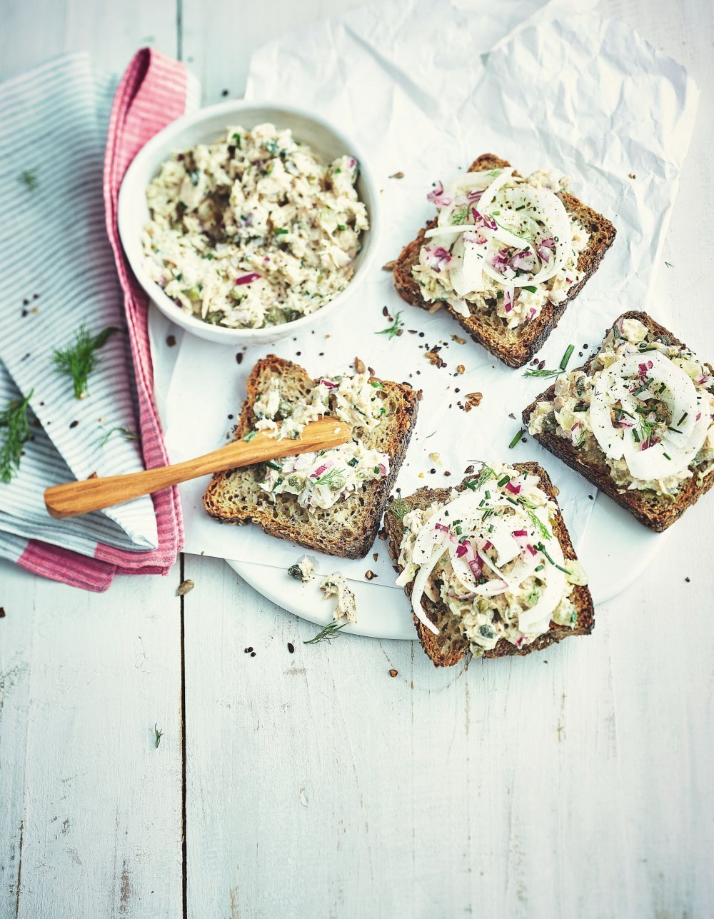 Toasts au thon et au fenouil