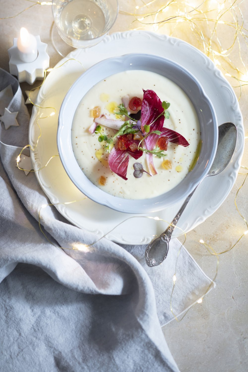 Velouté de panais, salades amères