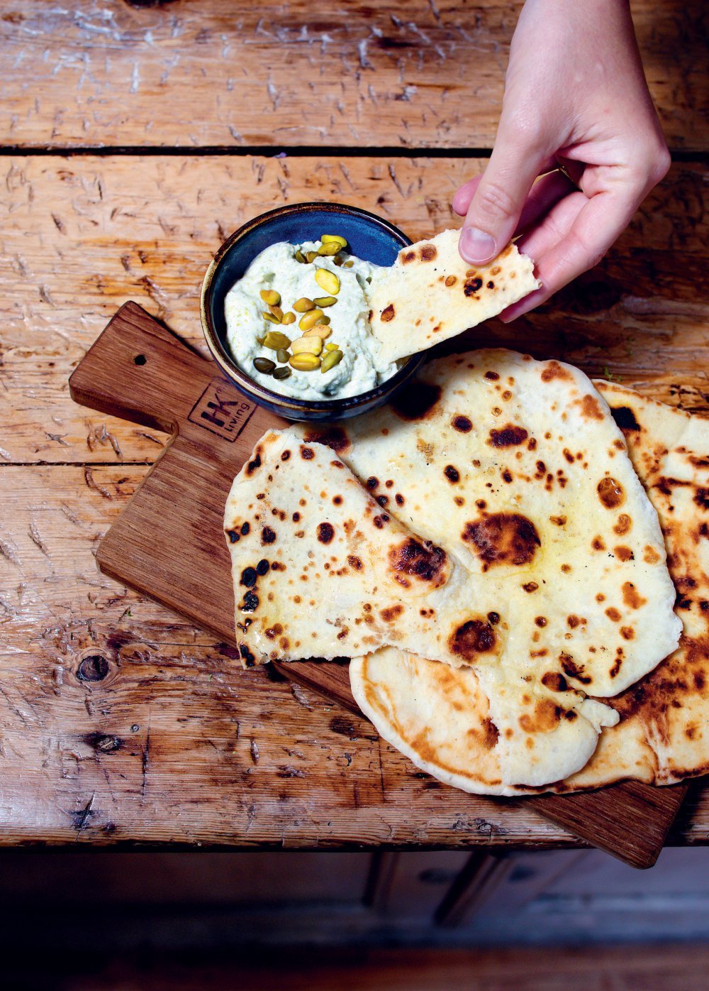 Flatbread et dip de yaourt aux pistaches