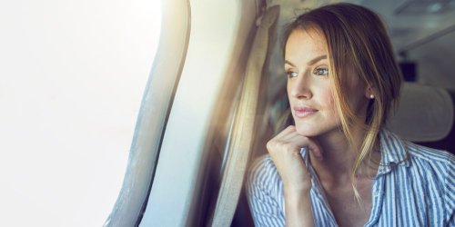 Voilà pourquoi il faudrait porter de la crème solaire en avion