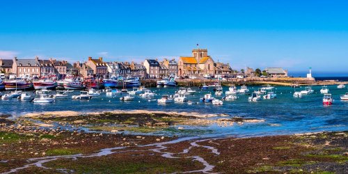 Ce joli port de pêche de Normandie, chargé de patrimoine, a inspiré le peintre Paul Signac