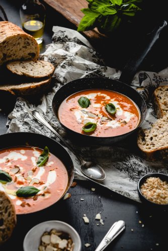 La soupe à la tomate de Yotam Ottolenghi