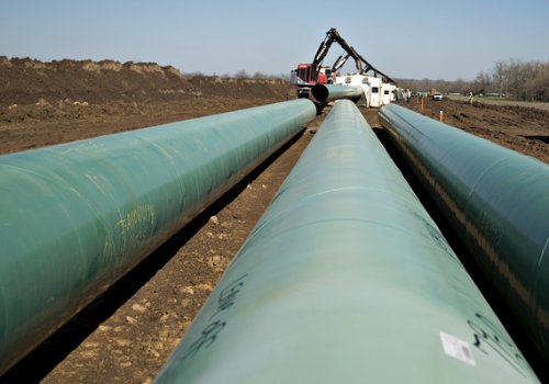3 stocks that are thriving as Keystone XL fails and oil plummets