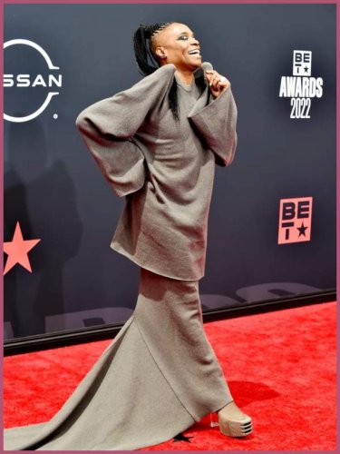 Hollywood Actor Billy Porter’s Dramatic Look on BET Awards Red Carpet. Yay or nay?