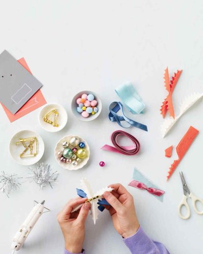 15 Easy Christmas Craft Ideas Anyone Can Make This Holiday Season