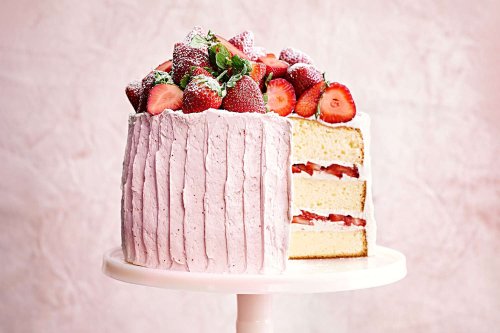 30 Cakes With Fruit Fillings and Toppings for Every Occasion