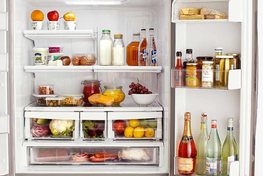 In the kitchen gadgets and tips - cover
