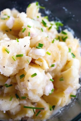 This is a warm Potato Salad from Germany