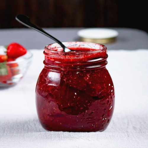 All-natural Foolproof Strawberry Jam the French Way (No Weird Stuff)