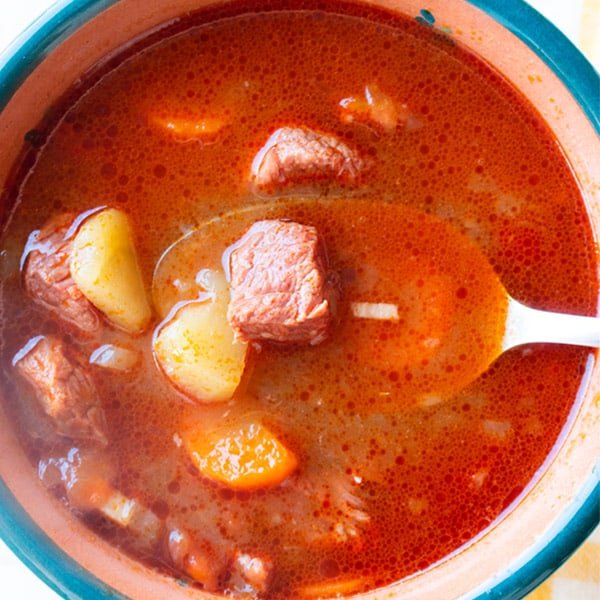 Hungarian Goulash Soup Recipe [+VIDEO] 🍲 MasalaHerb.com