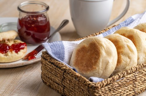 Préparez de délicieux muffins anglais faits maison en seulement 15 minutes !