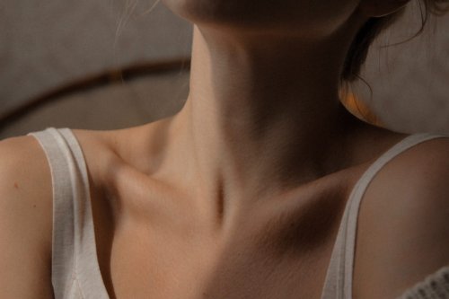 Caresser une femme : les secrets bien gardés pour attiser le désir et le plaisir