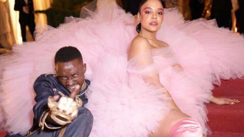 Here's some Met Gala Gilded Glamour fashion. Also, America is imploding.