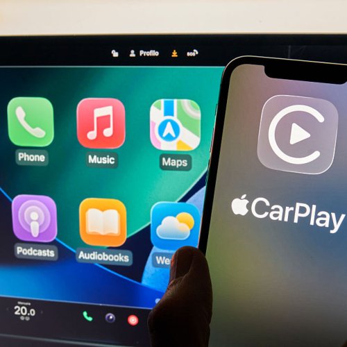 Apple CarPlay is adding support for ChatGPT and other AI chatbots