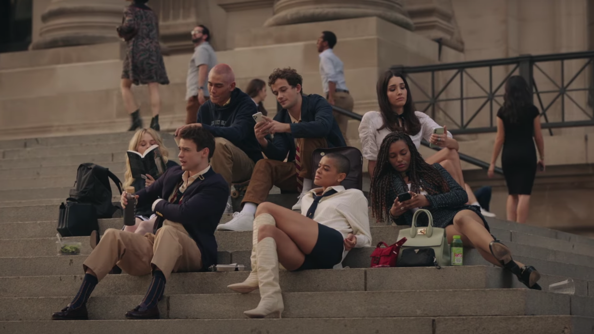 First 'Gossip Girl' reboot trailer has intrigue, Instagram, and the return of a familiar voice