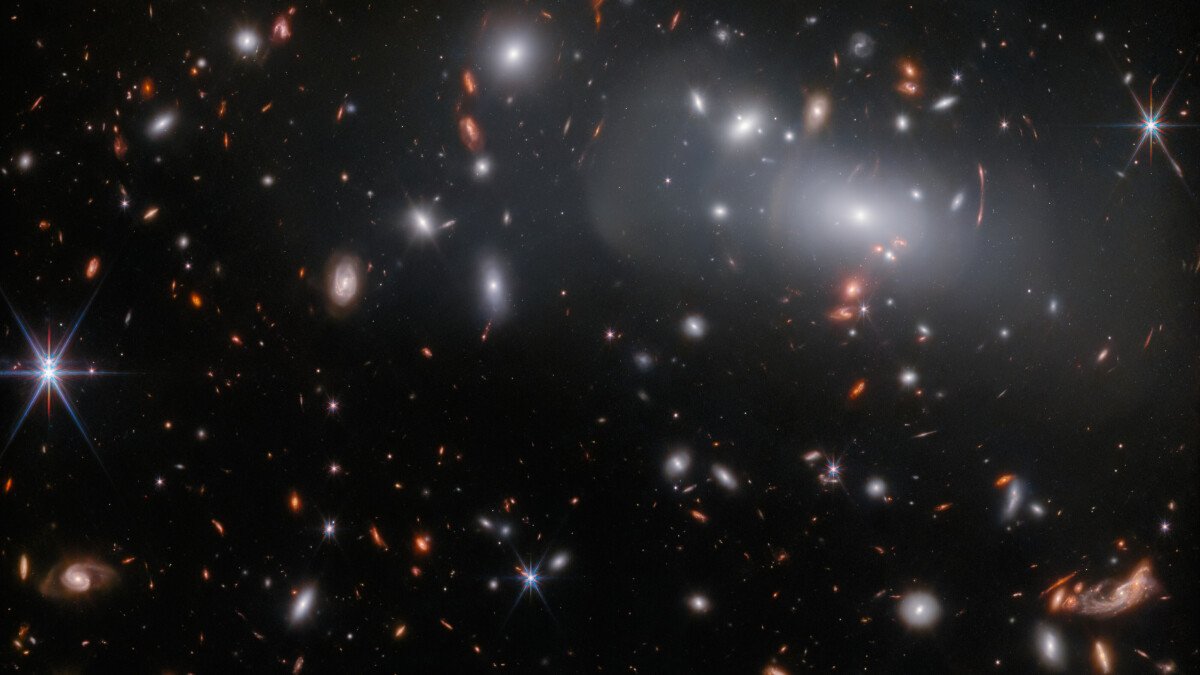 Webb telescope sees bizarre galaxy cluster triplets