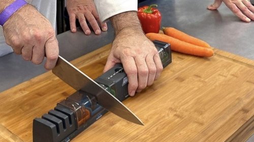 Save 69% on this professional knife sharpener and cook like a chef