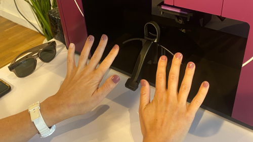 What's a robot manicure really like? Quick, cheap, and guilt-inducing.