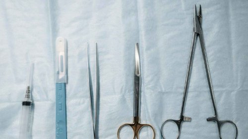 UP Man Critical After Performing Self Surgery Watching YouTube Videos; Internet Jibes 'Atma Nirbhar Bharat’